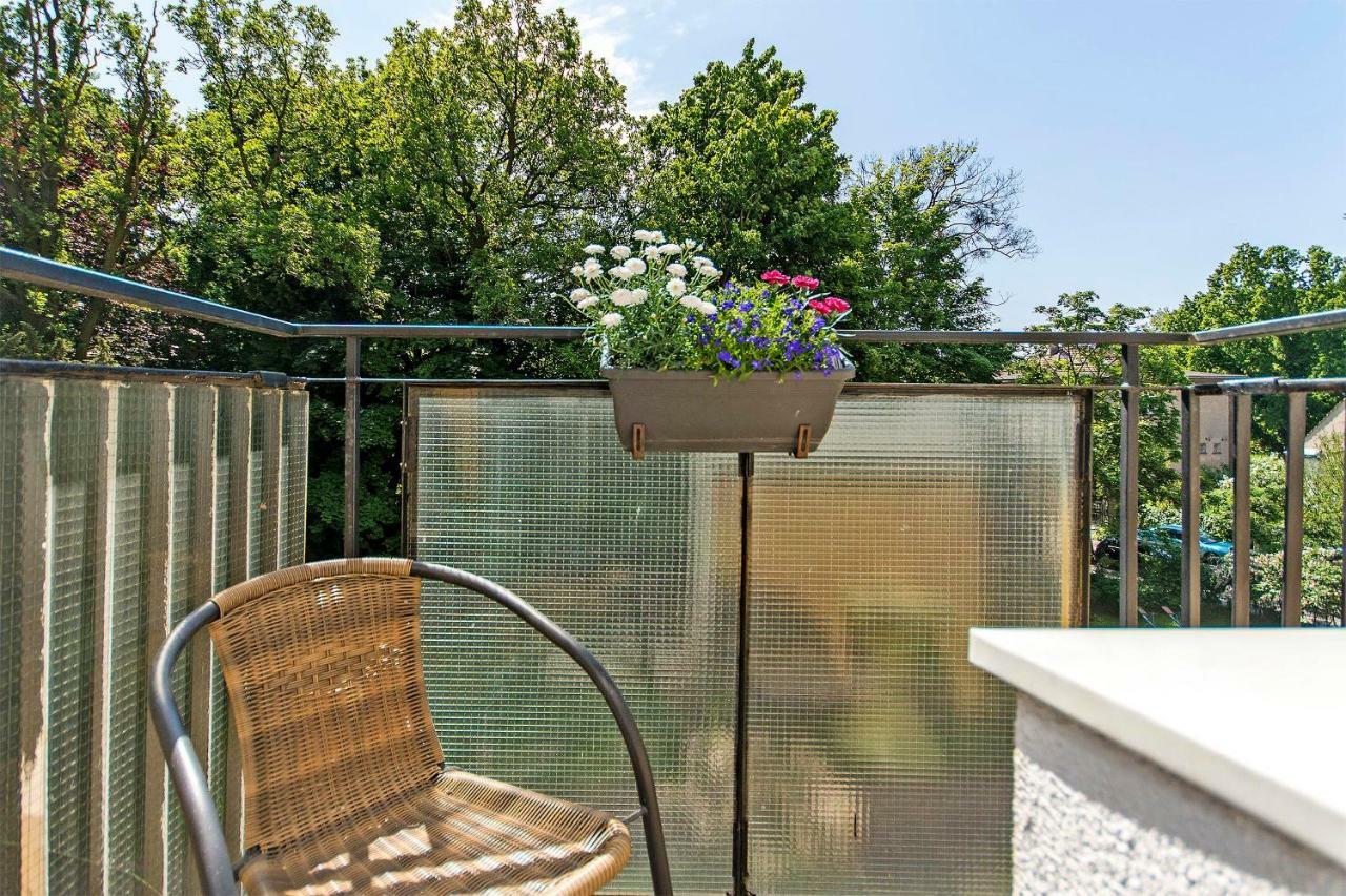 Sunny Suite In Center Of 索波特 外观 照片